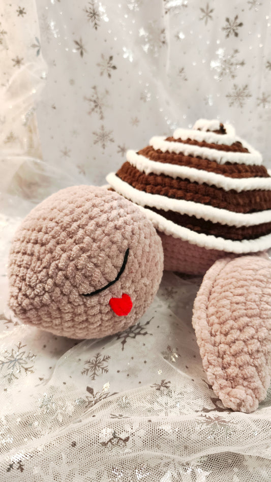 🐢 Zimtschnecken-Schildkröte XL „Milís“ | Altrose | Cozy Winter Edition