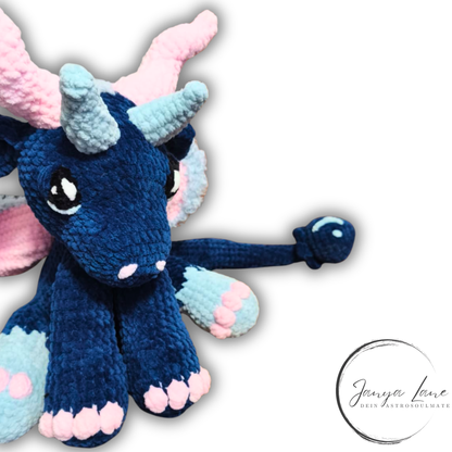 🫐🐉 Winter Blueberry Drache „Myrin“ Hüter der frostigen Beerenwälder