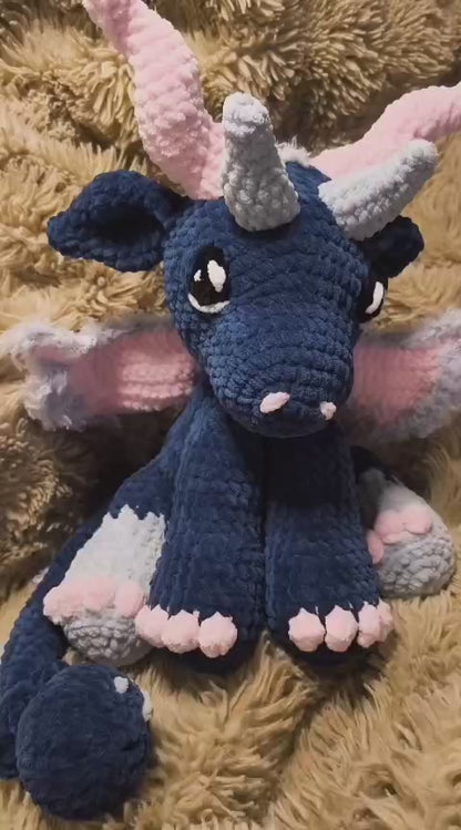 🫐🐉 Winter Blueberry Drache „Myrin“ Hüter der frostigen Beerenwälder