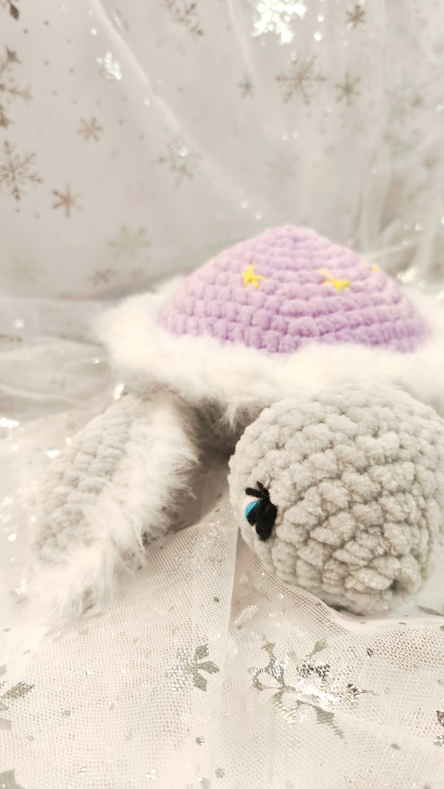 ❄️🐢 Winter Moon & Stars Schildkröte „Eirlys“ | Flieder