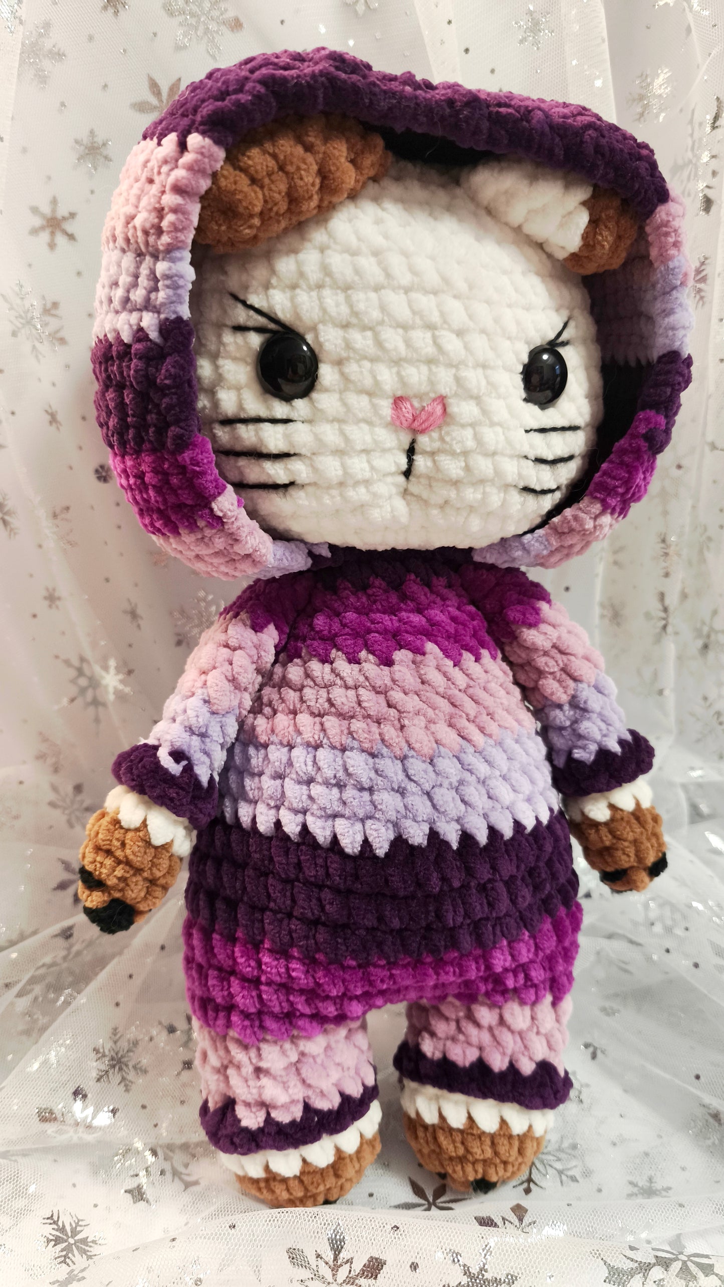 🐱 Onesie Cat „Fiona“  Lilac Töne | Weißes Fell (30 cm)