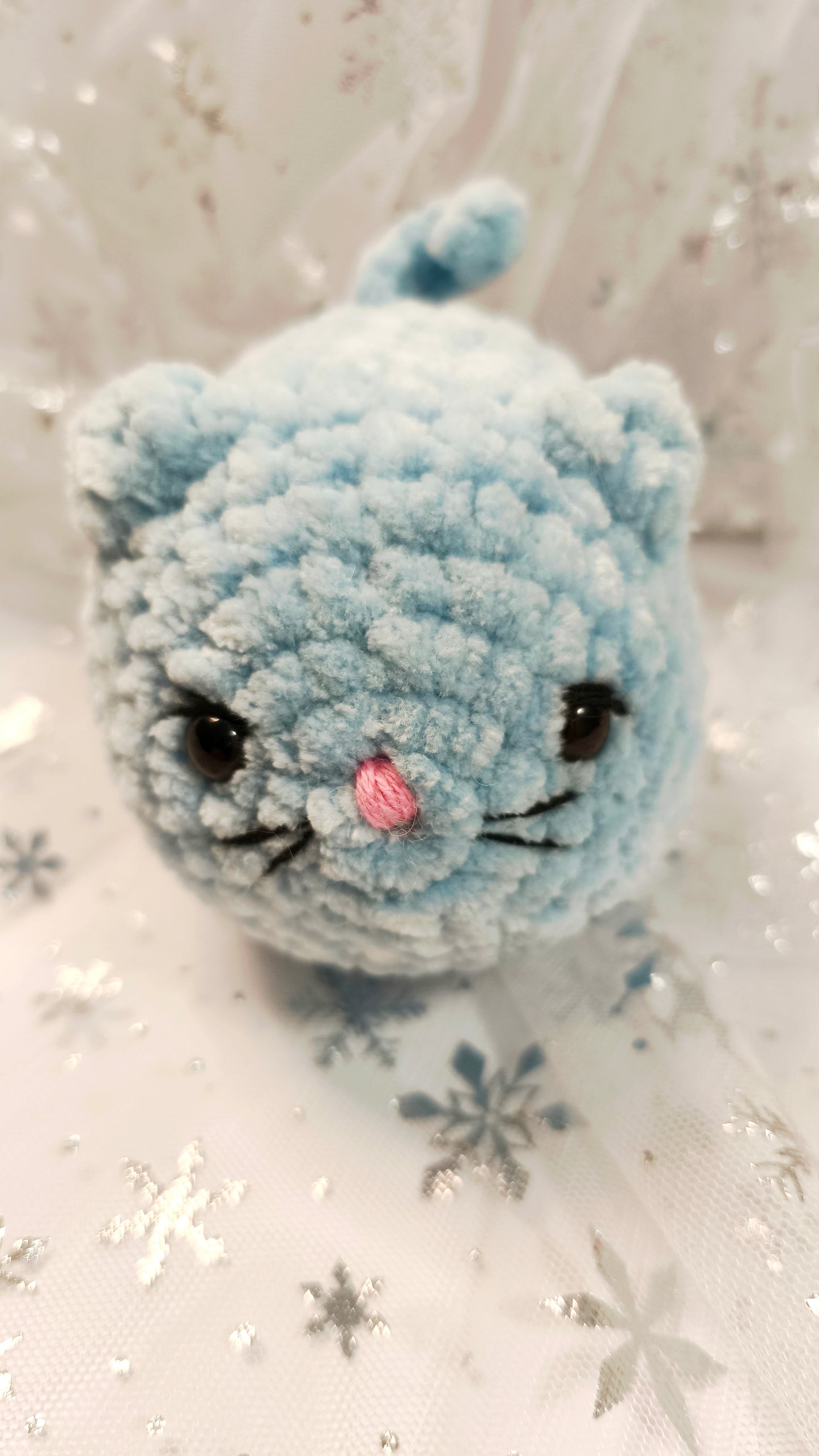 🐱 Babykatze „Muirne“ | Hellblau | Cozy Winter Edition