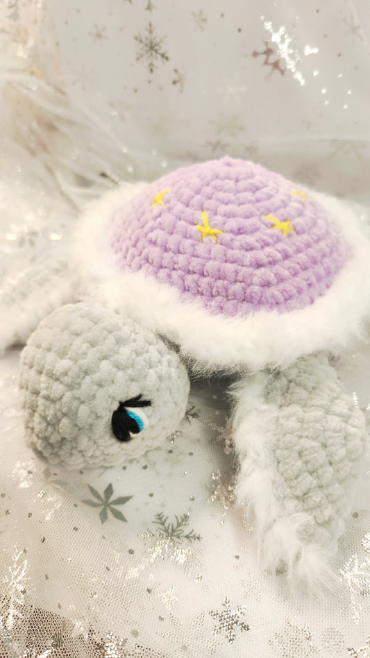 ❄️🐢 Winter Moon & Stars Schildkröte „Eirlys“ | Flieder