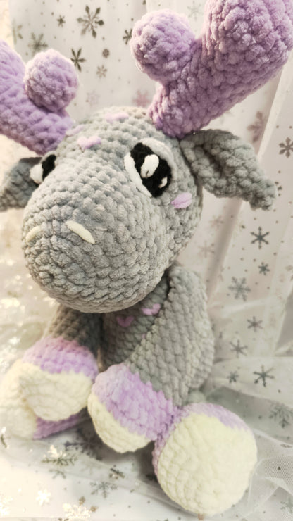 🦌 Amigurumi Elch „Coilín“ in | Lavendel | Cozy Winter Edition