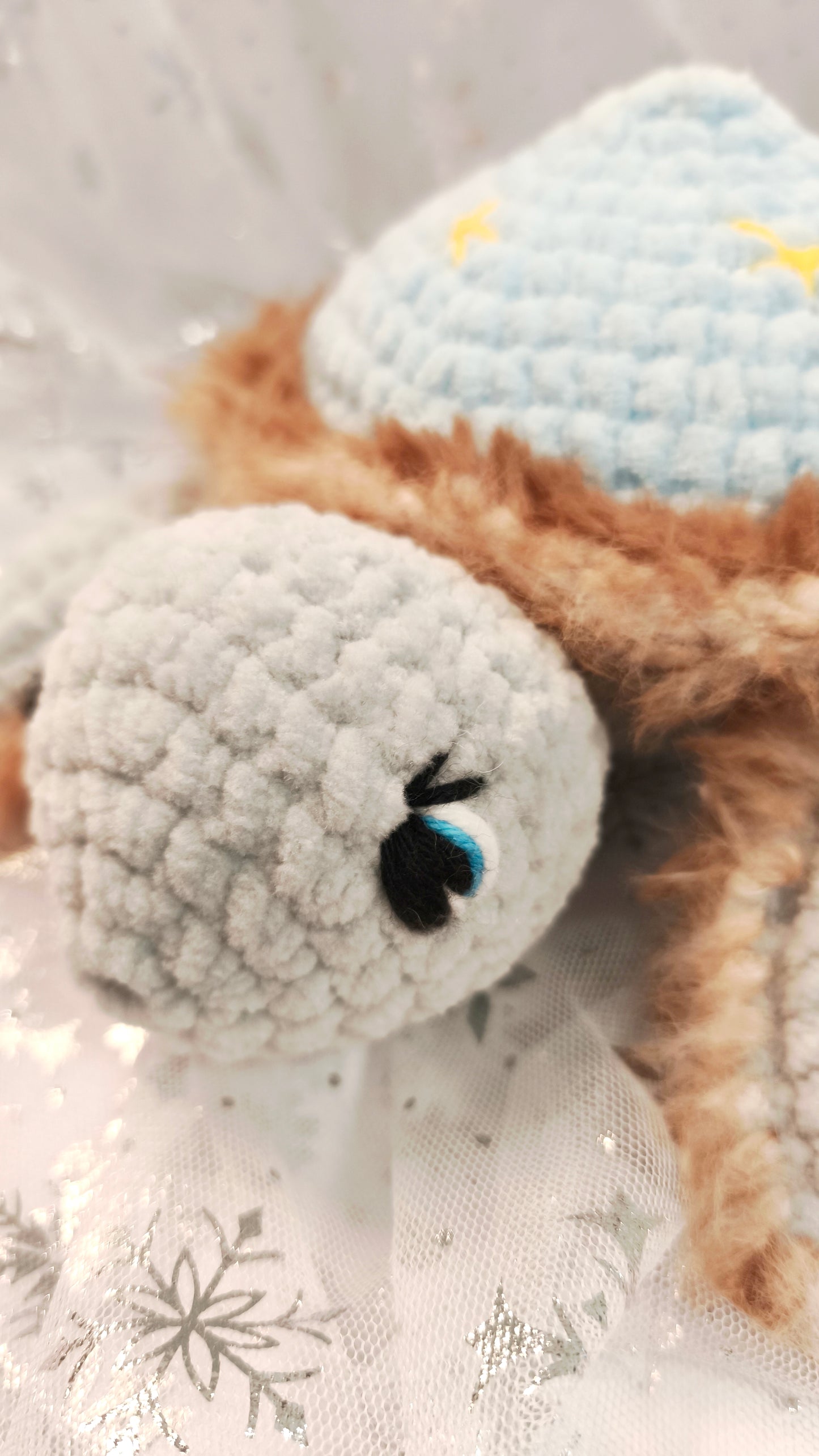 ❄️🐢 Winter Moon & Stars Schildkröte „Eirlys“ | Hellblau